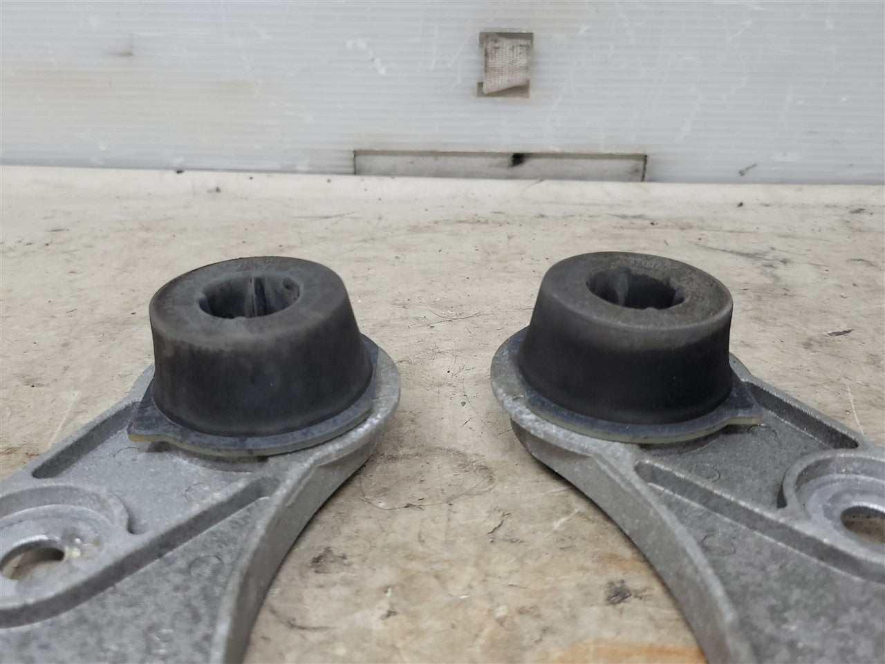 Used OEM 2016-2024 CAMARO REAR EXHAUST HANGERS PAIR LH RH BLACK, actual item photo 3