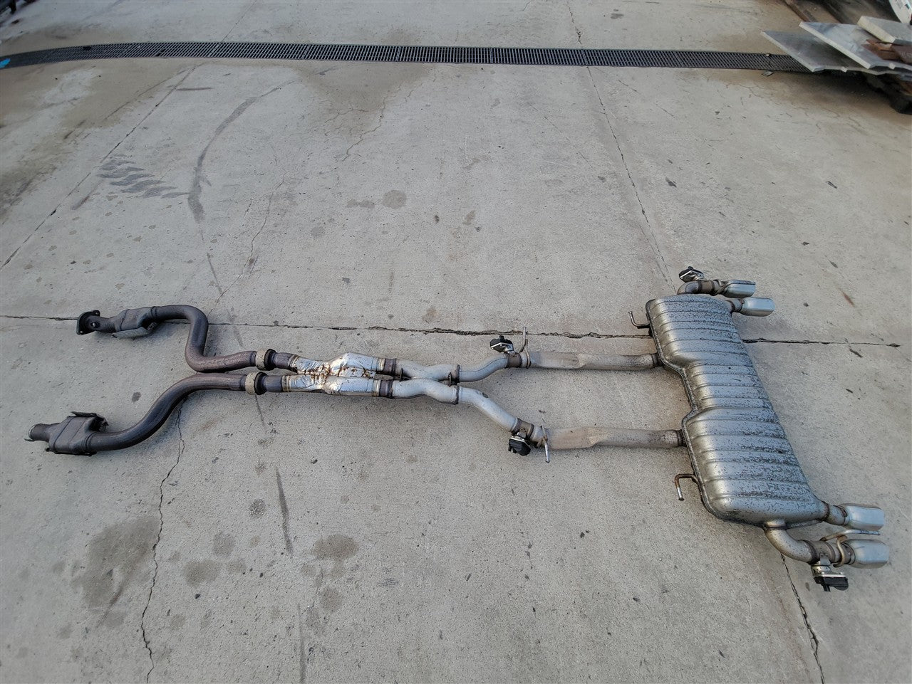 Used OEM 2016-2024 CAMARO 6 2L NPP DUAL MODE EXHAUST CATBACK AFM, actual item photo 1