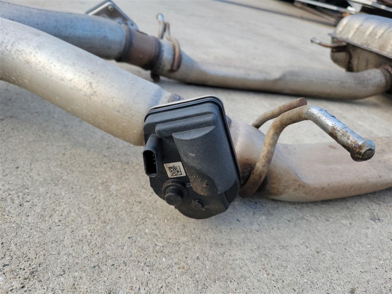 Used OEM 2016-2024 CAMARO 6 2L NPP DUAL MODE EXHAUST CATBACK AFM, actual item photo 16