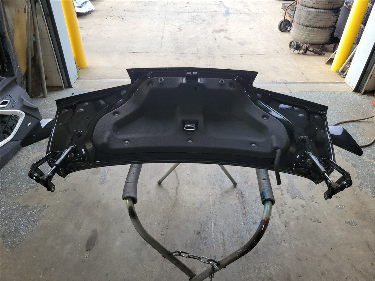 Used OEM 2016-2024 CAMARO DECKLID WITH SS SPOILER BLACK, actual item photo 9