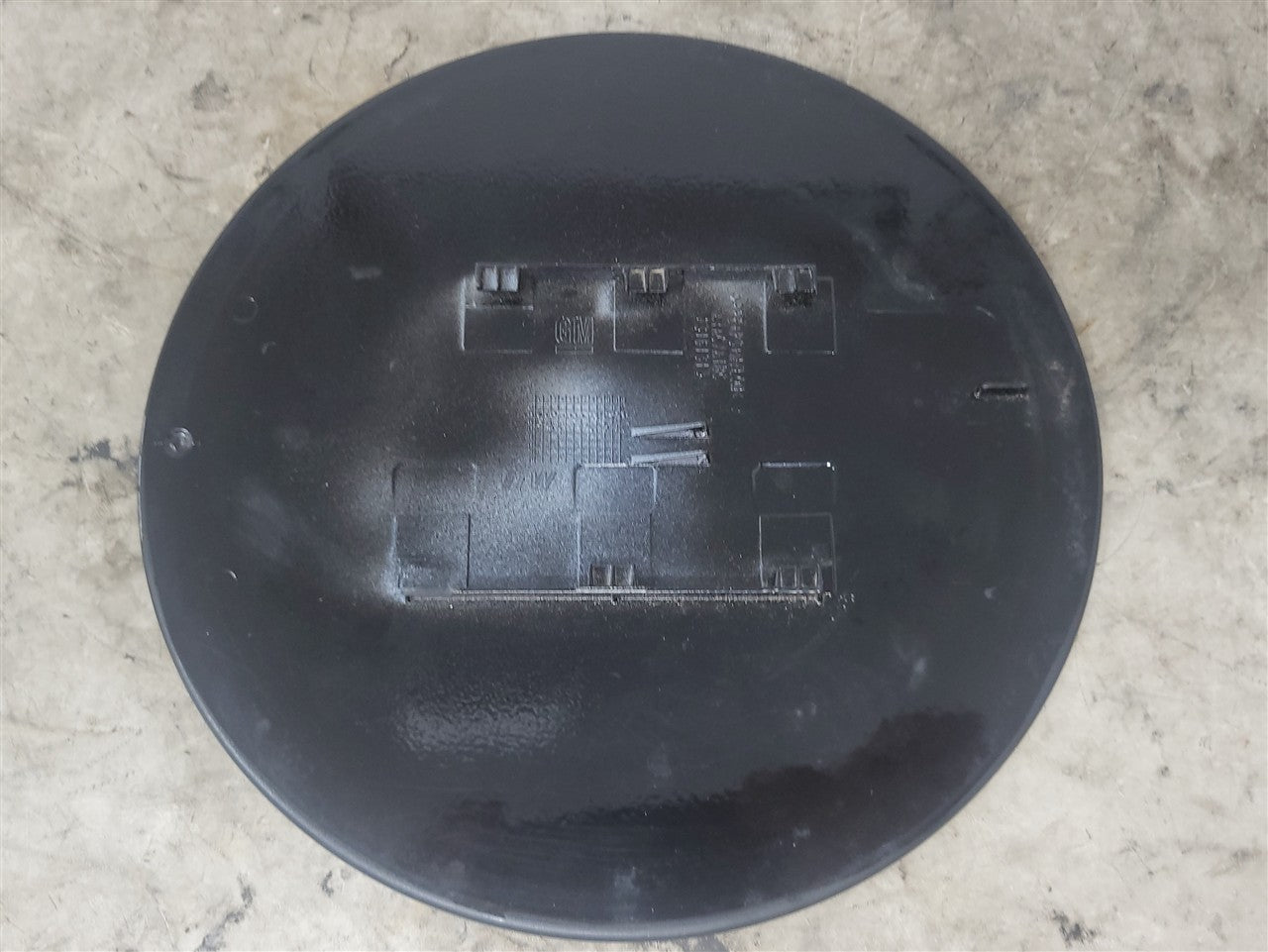 Used OEM 2016-2024 CAMARO GAS TANK FUEL FILLER DOOR BLACK GBA, actual item photo 6