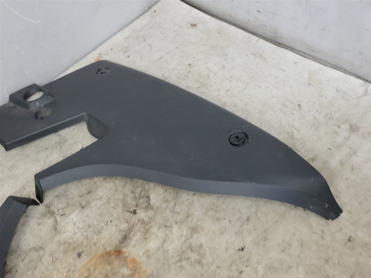 Used OEM 2016-2024 CAMARO TAIL LAMP LIGHT COVER CLOSE OUT FILLER, actual item photo 2