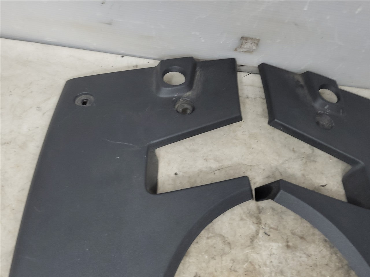 Used OEM 2016-2024 CAMARO TAIL LAMP LIGHT COVER CLOSE OUT FILLER, actual item photo 4