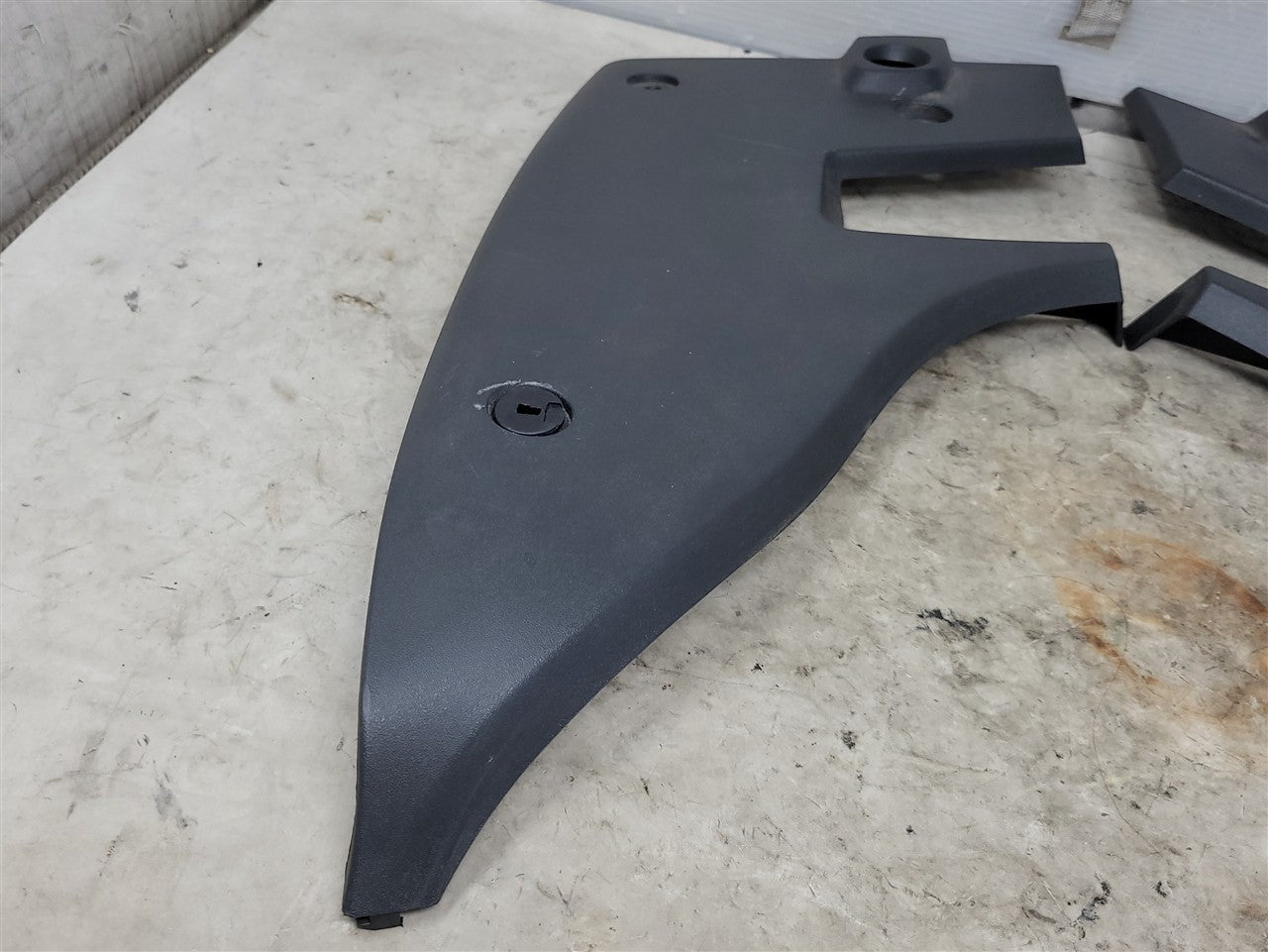 Used OEM 2016-2024 CAMARO TAIL LAMP LIGHT COVER CLOSE OUT FILLER, actual item photo 5
