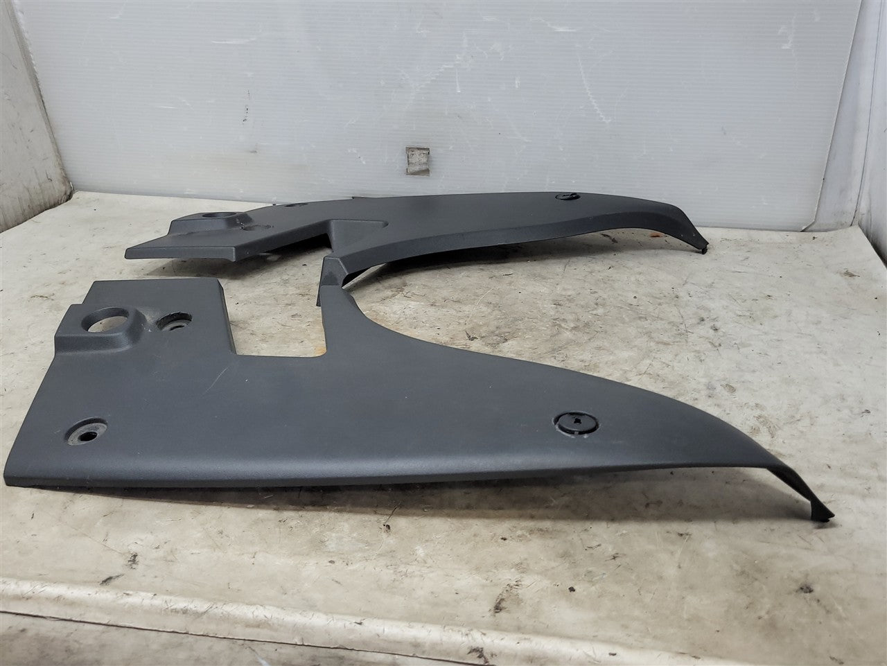 Used OEM 2016-2024 CAMARO TAIL LAMP LIGHT COVER CLOSE OUT FILLER, actual item photo 7
