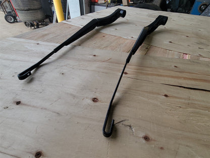 Used OEM 2016-2024 CAMARO WINDSHIELD WIPER ARMS PAIR LH RH BLACK, actual item photo 4