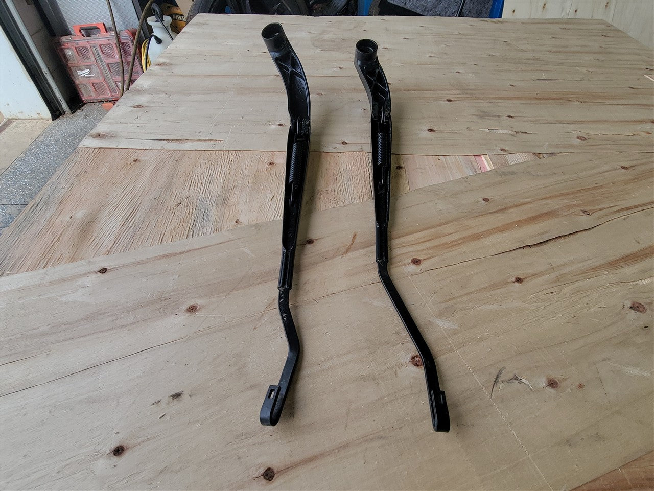 Used OEM 2016-2024 CAMARO WINDSHIELD WIPER ARMS PAIR LH RH BLACK, actual item photo 11