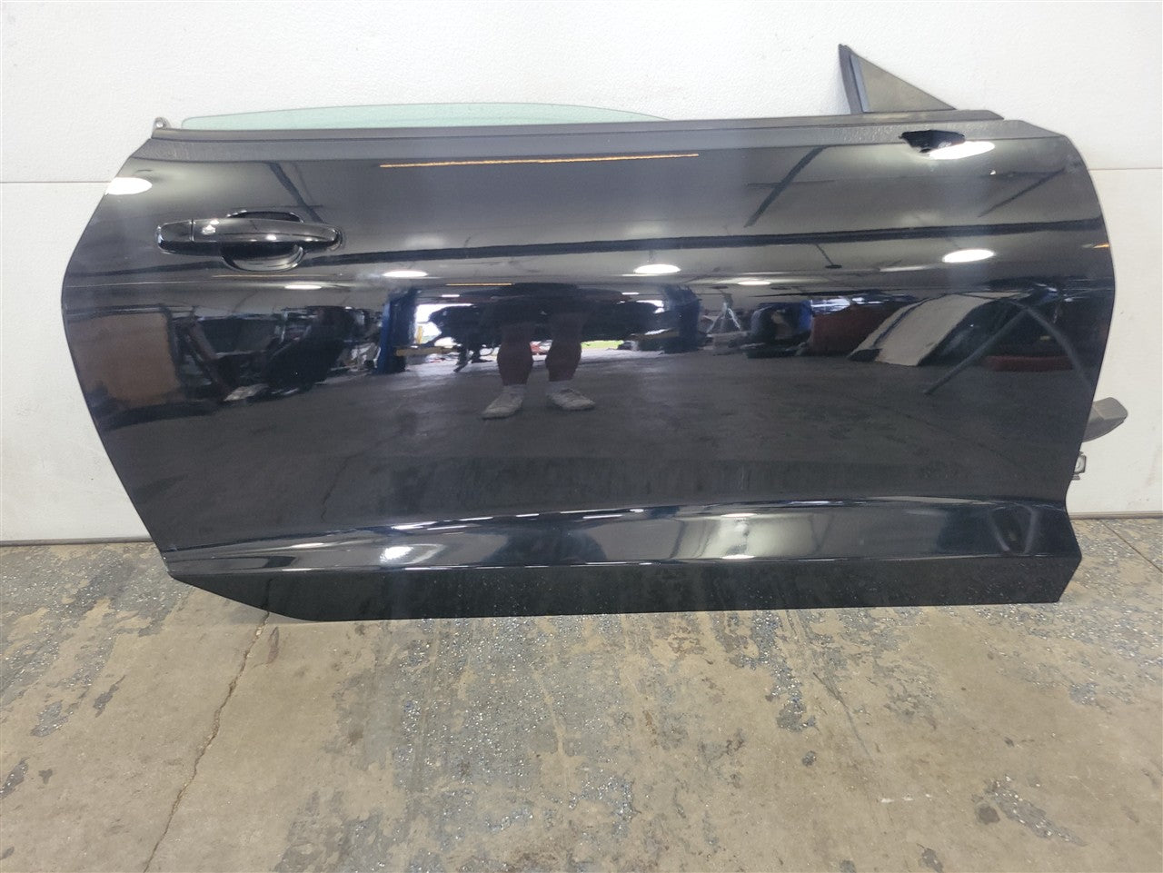 Used OEM 2016-2024 CAMARO FRONT DOOR PASSENGER RH BLACK GBA, actual item photo 1