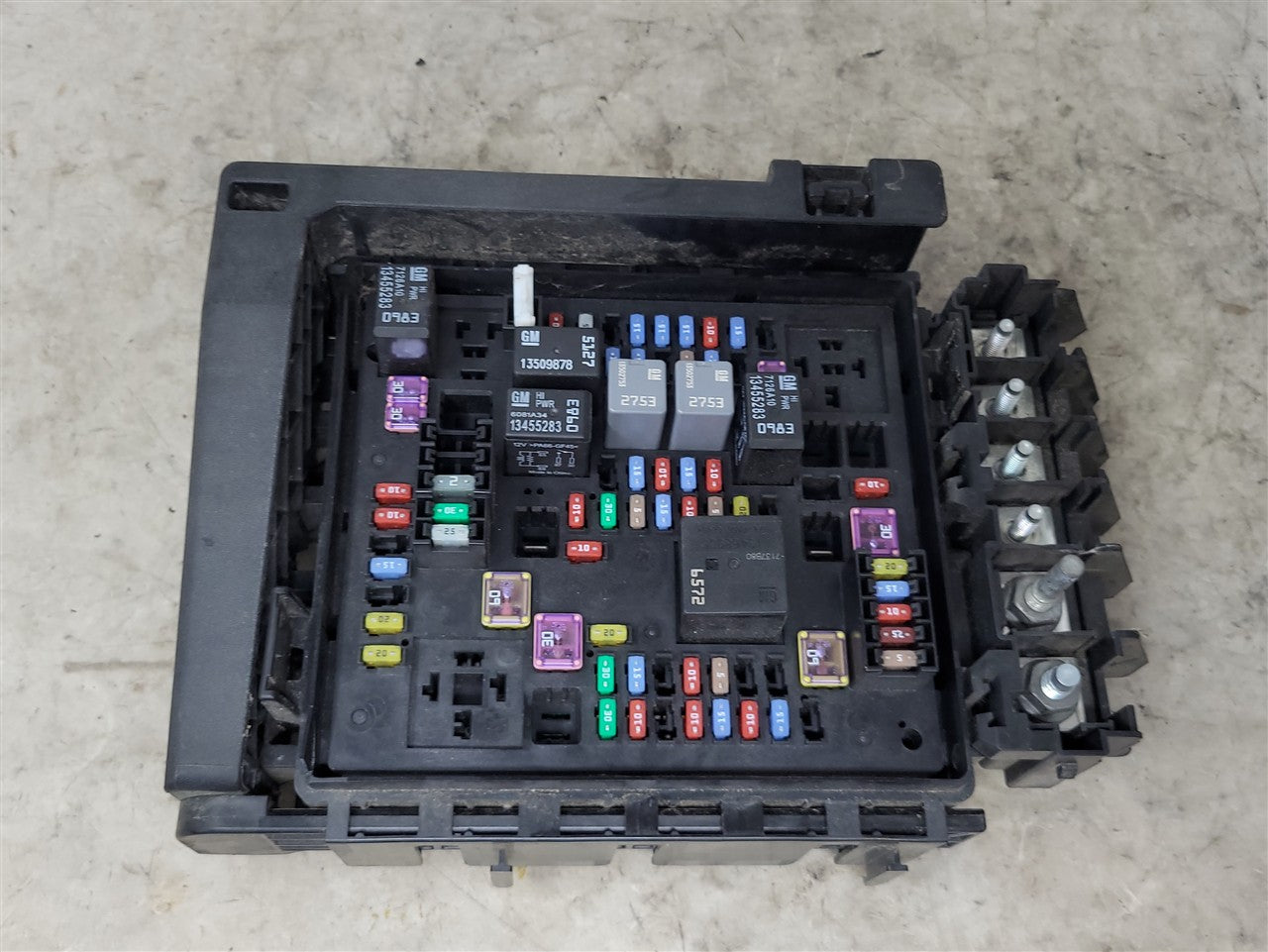 Used OEM 2018 CAMARO ENGINE BAY FUSE BOX RELAY JUNCTION 84315889, actual item photo 1