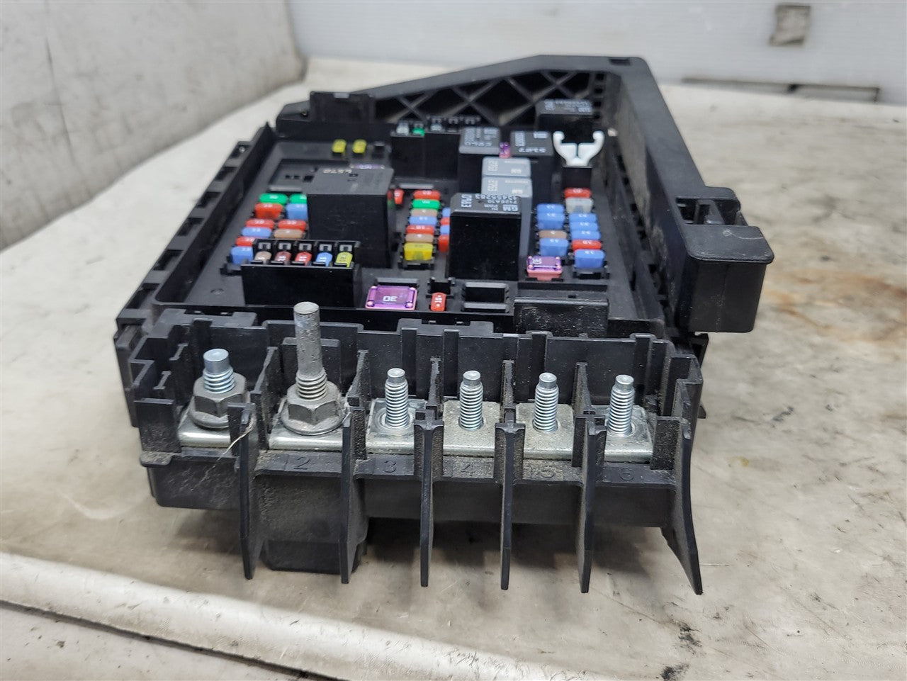 Used OEM 2018 CAMARO ENGINE BAY FUSE BOX RELAY JUNCTION 84315889, actual item photo 3