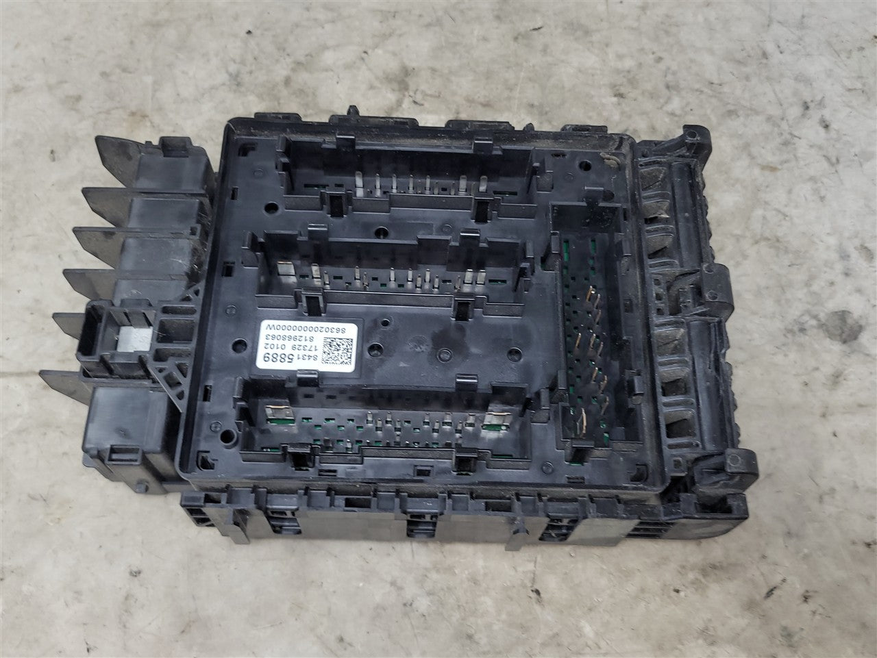 Used OEM 2018 CAMARO ENGINE BAY FUSE BOX RELAY JUNCTION 84315889, actual item photo 8