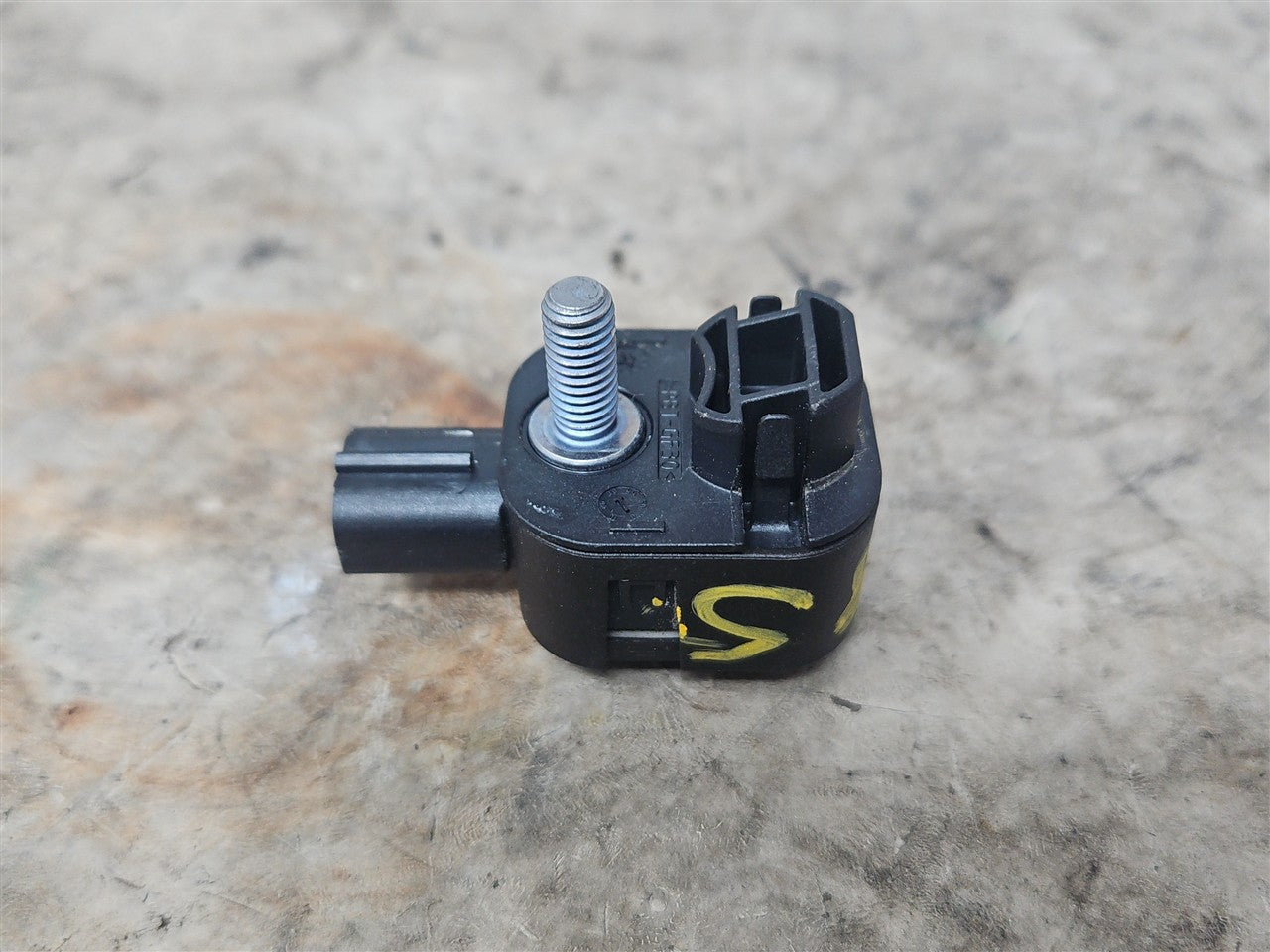 Used OEM 2016-2024 CAMARO FRONT CRASH IMPACT SENSOR 13583355, actual item photo 3
