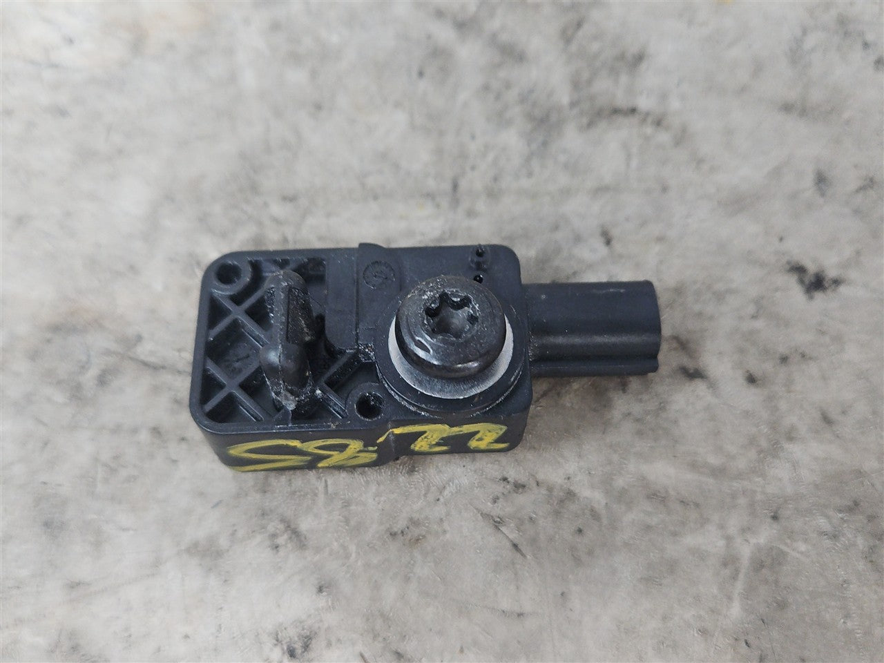 Used OEM 2016-2022 CAMARO CRASH SENSOR 13509729, actual item photo 5