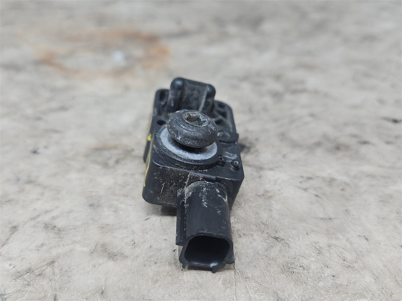 Used OEM 2016-2022 CAMARO CRASH SENSOR 13509729, actual item photo 4