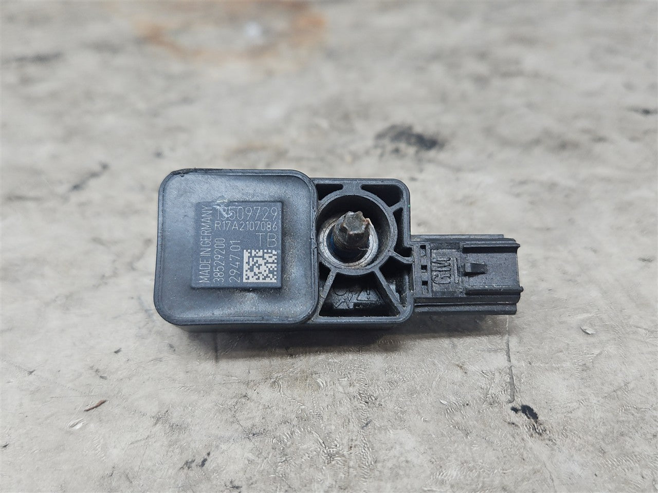 Used OEM 2016-2022 CAMARO CRASH SENSOR 13509729, actual item photo 6