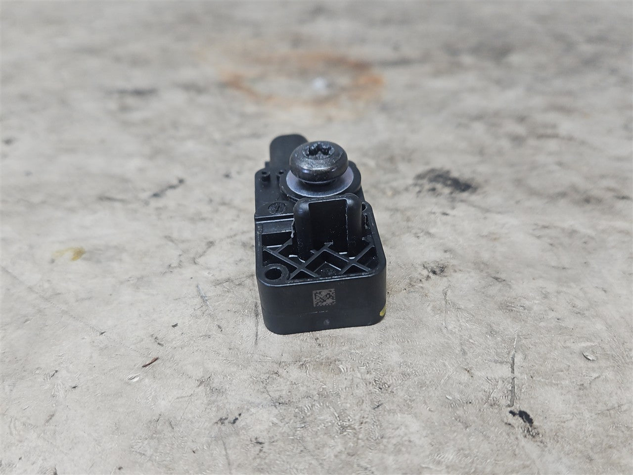 Used OEM 2016-2022 CAMARO CRASH SENSOR 13509729, actual item photo 2