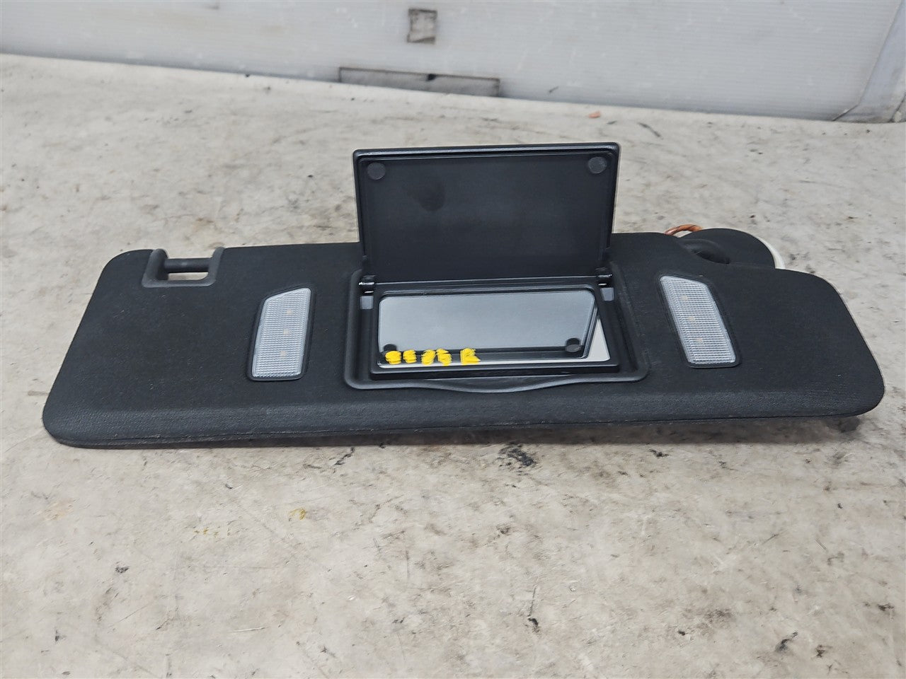Used OEM 2016-2024 CAMARO SUN VISOR PASSENGER RH BLACK LIGHTED, actual item photo 4