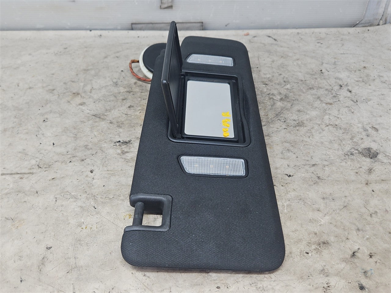 Used OEM 2016-2024 CAMARO SUN VISOR PASSENGER RH BLACK LIGHTED, actual item photo 5
