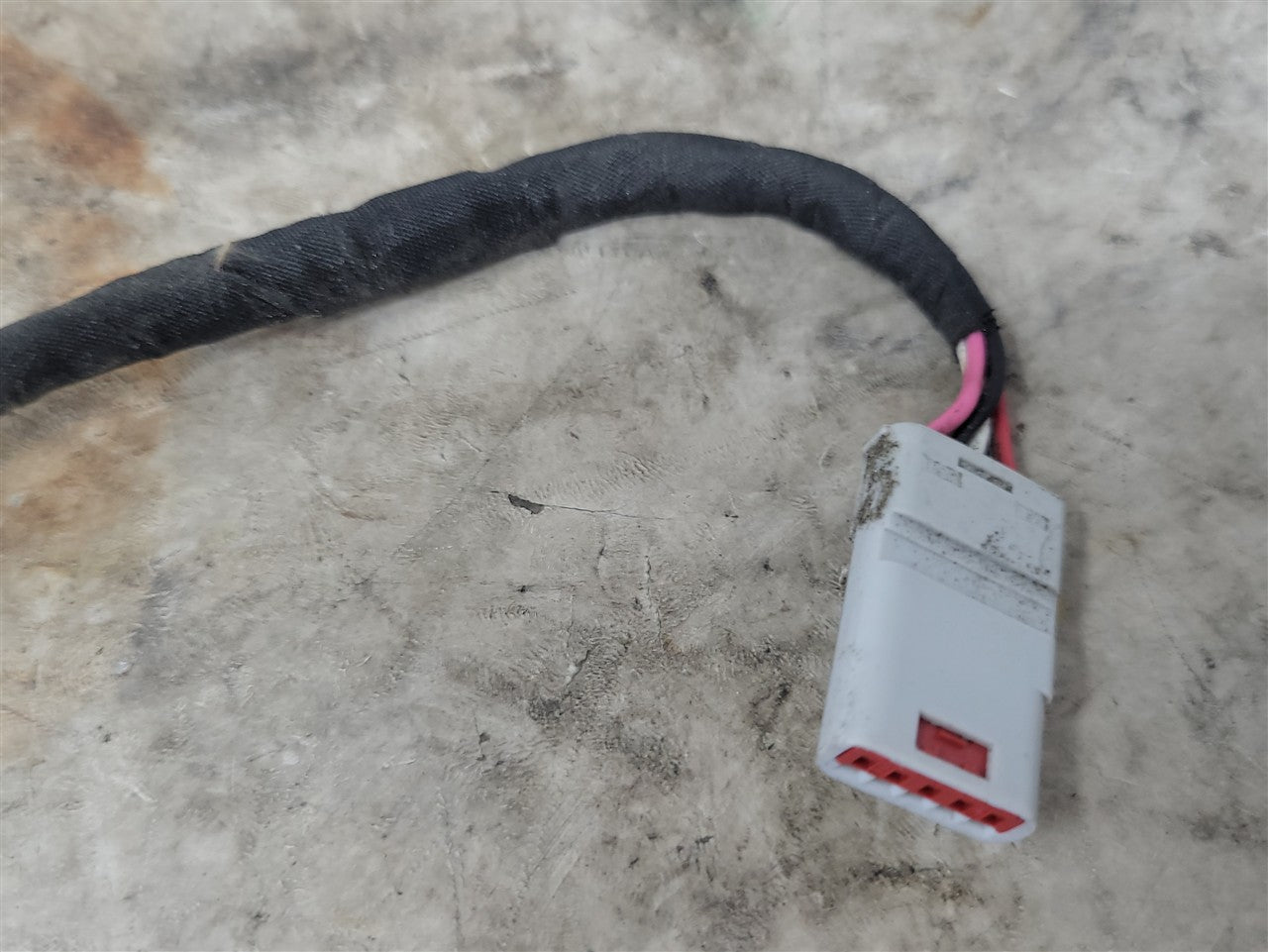 Used OEM 2018 CAMARO REAR VIEW BACKUP CAMERA 84299277, actual item photo 6