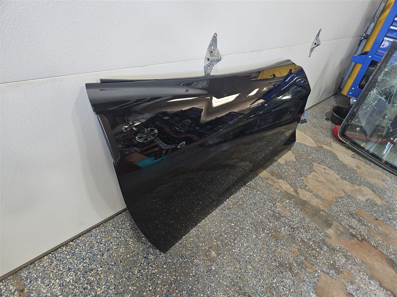 Used OEM 2005-2013 CORVETTE C6 FRONT DOOR PASSENGER RH BLACK NO GLASS, actual item photo 3