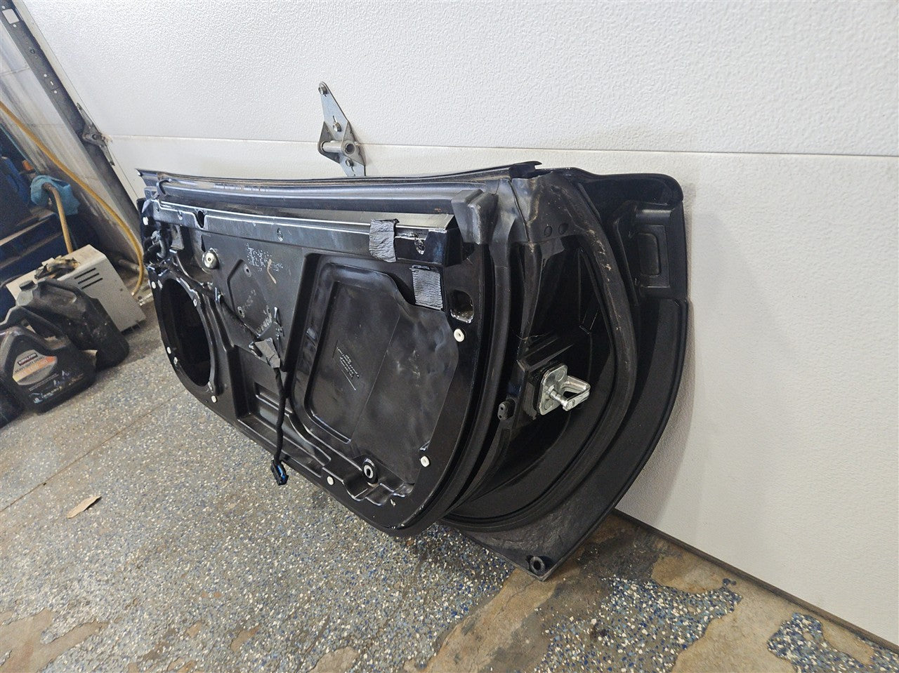 Used OEM 2005-2013 CORVETTE C6 FRONT DOOR PASSENGER RH BLACK NO GLASS, actual item photo 4