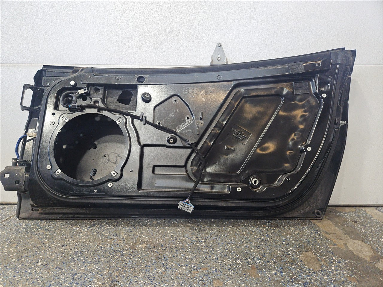 Used OEM 2005-2013 CORVETTE C6 FRONT DOOR PASSENGER RH BLACK NO GLASS, actual item photo 6