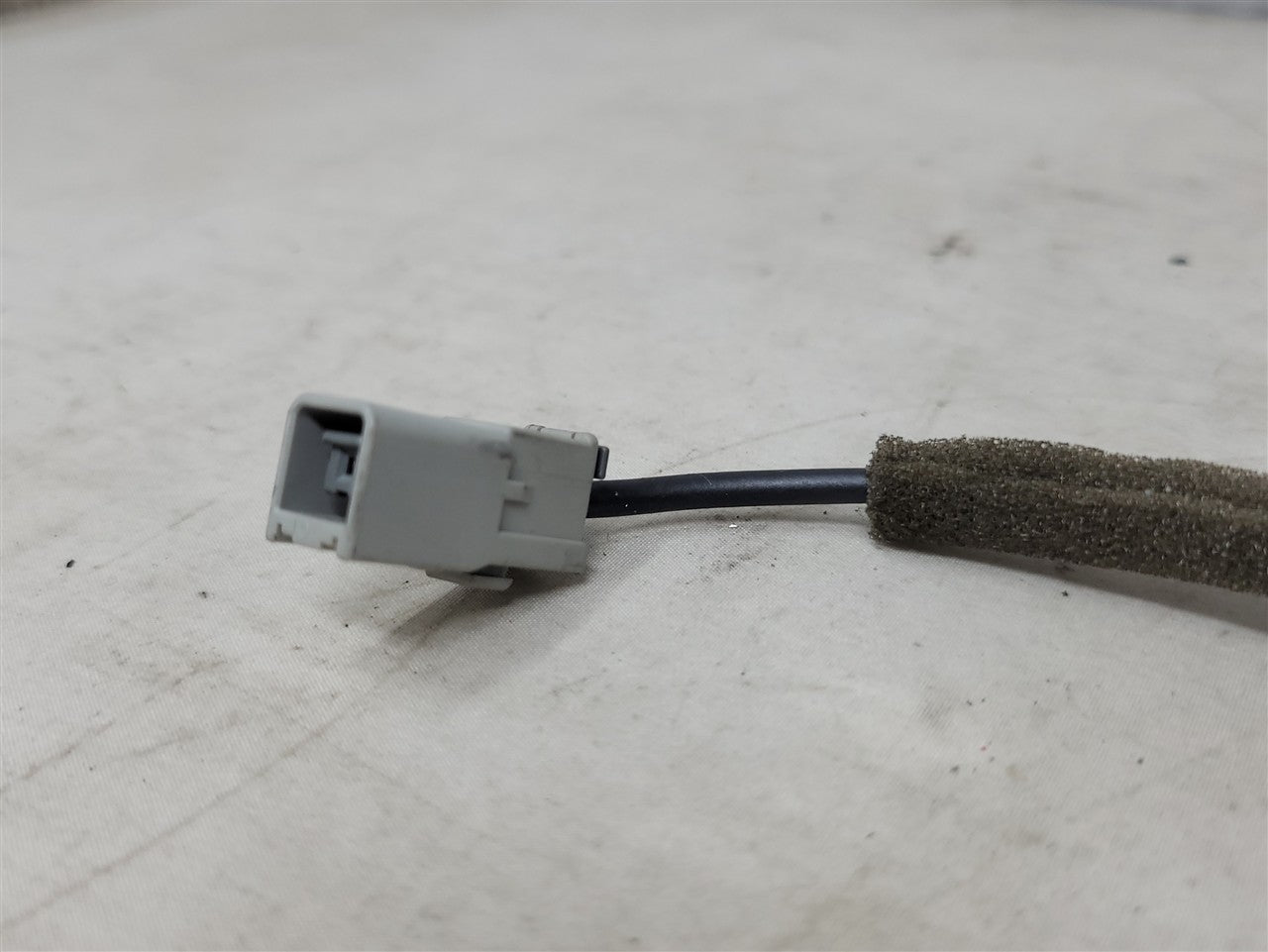 Used OEM 2005-2013 CORVETTE C6 IN DASH RADIO GPS NAVIGATION ANTENNA, actual item photo 2