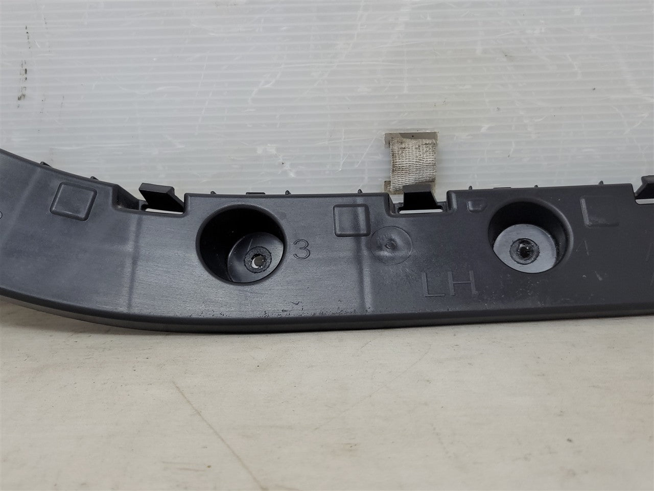 Used OEM 2016-2024 CAMARO REAR BUMPER FASCIA GUIDE BRACKET DRIVER LH, actual item photo 3