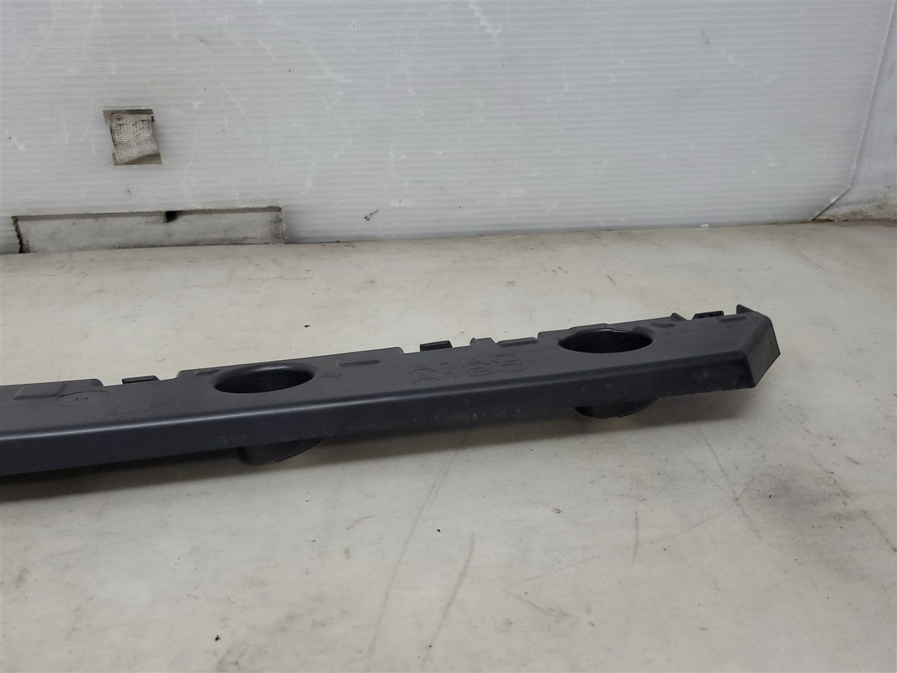 Used OEM 2016-2024 CAMARO REAR BUMPER FASCIA GUIDE BRACKET DRIVER LH, actual item photo 6