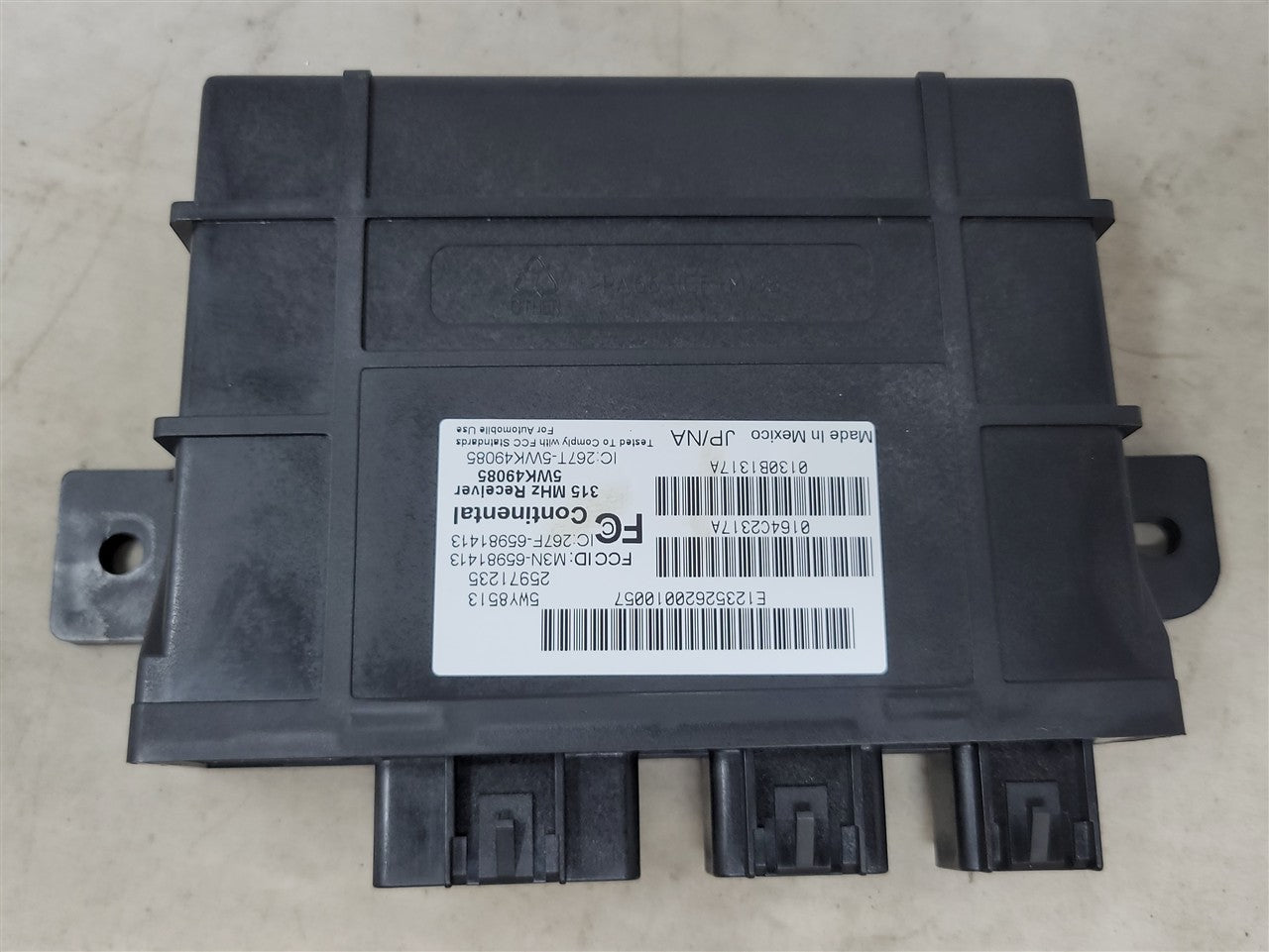 Used OEM 2010-2013 CORVETTE C6 KEYLESS ENTRY THEFT MODULE CENTER DASH, actual item photo 1