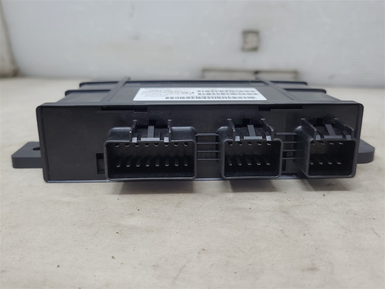 Used OEM 2010-2013 CORVETTE C6 KEYLESS ENTRY THEFT MODULE CENTER DASH, actual item photo 2