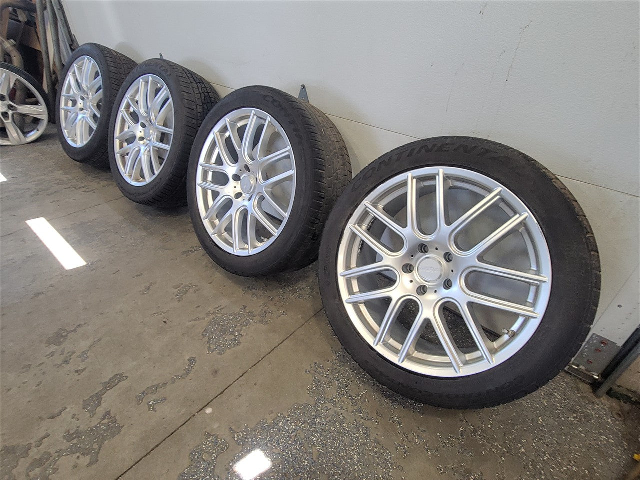 Used OEM 2012-2015 CAMARO VISION 426 CROSS II WHEELS & TIRES 20X8 5, actual item photo 2