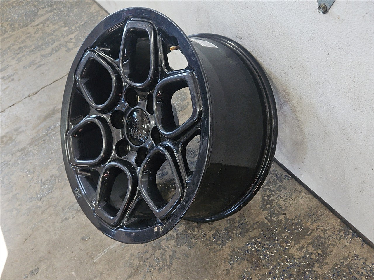 Used OEM 2022-2026 SIERRA SILVERADO SUBURBAN TAHOE 18X8 5 AEV BISON, actual item photo 4