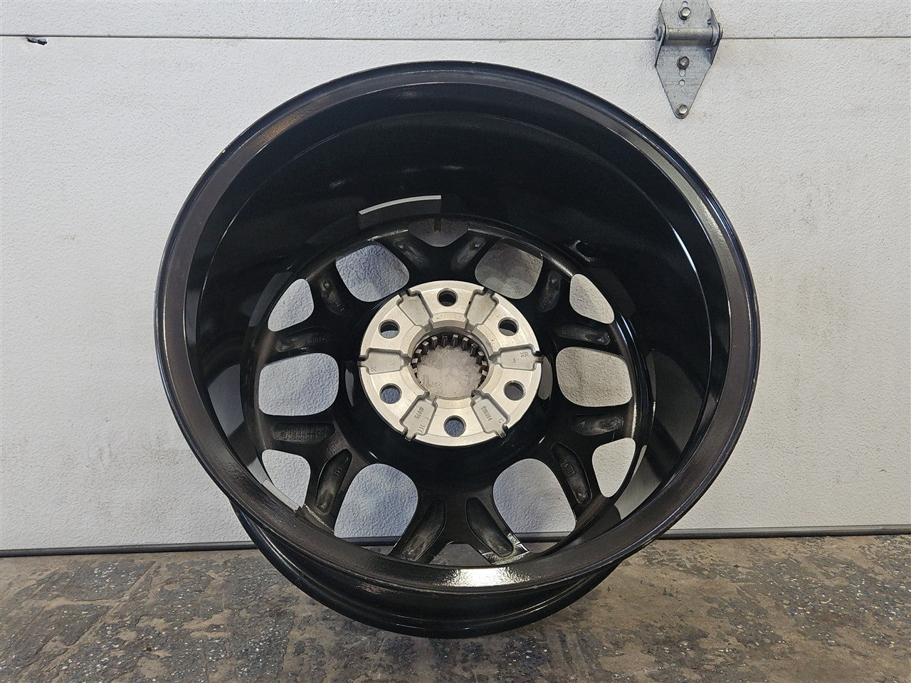 Used OEM 2022-2026 SIERRA SILVERADO SUBURBAN TAHOE 18X8 5 AEV BISON, actual item photo 3