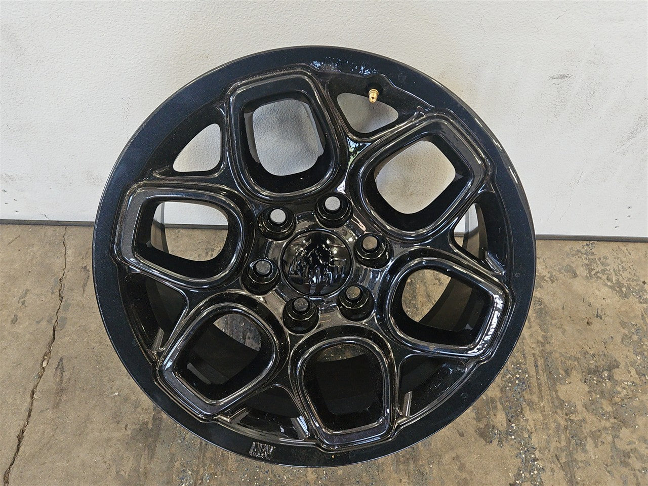 Used OEM 2022-2026 SIERRA SILVERADO SUBURBAN TAHOE 18X8 5 AEV BISON, actual item photo 1