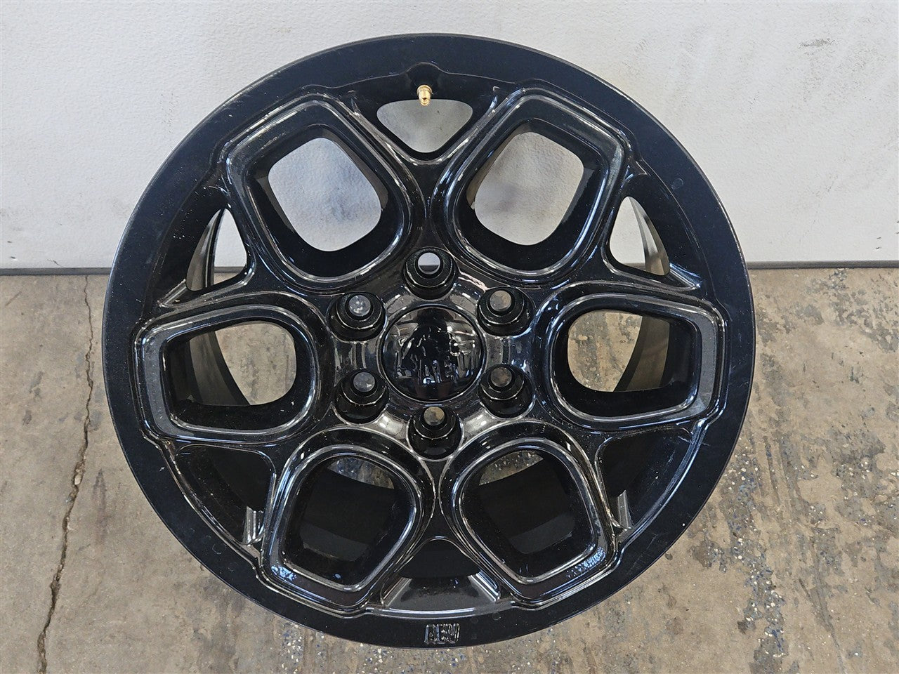 Used OEM 2022-2026 SIERRA SILVERADO SUBURBAN TAHOE 18X8 5 AEV BISON, actual item photo 1