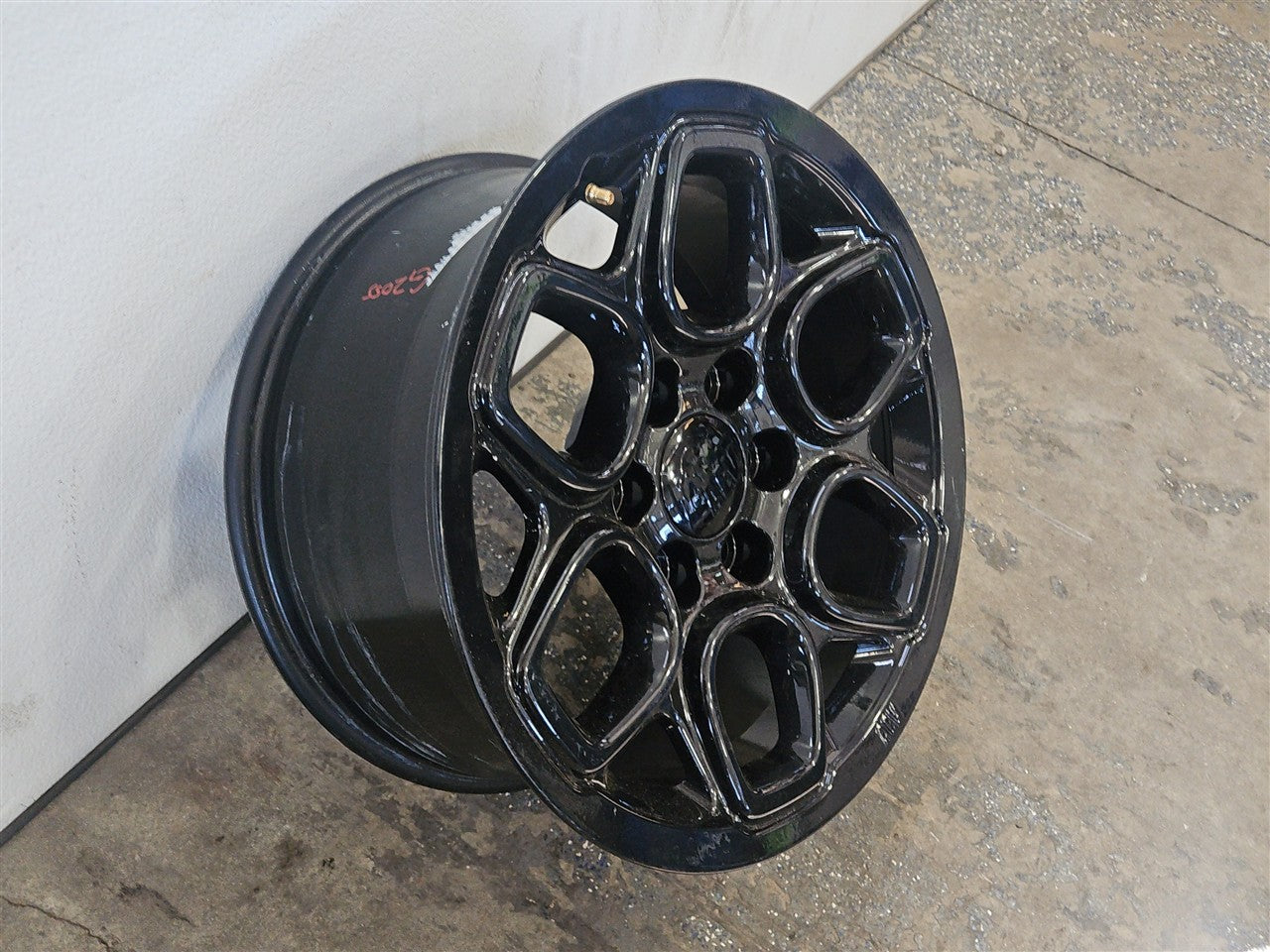 Used OEM 2022-2026 SIERRA SILVERADO SUBURBAN TAHOE 18X8 5 AEV BISON, actual item photo 2
