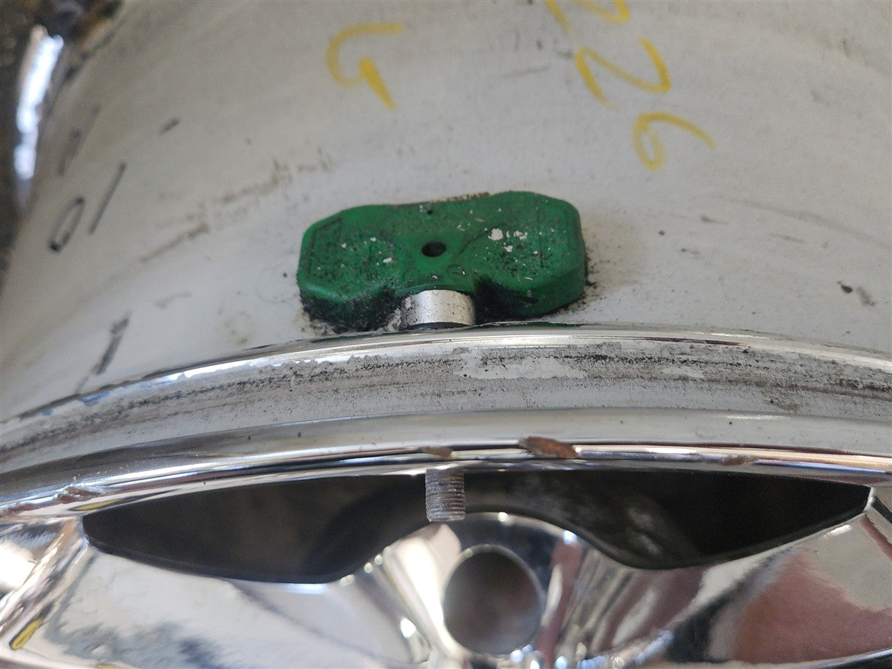 Used OEM 2010-2013 CORVETTE C6 GRAND SPORT OEM WHEELS CHROME 18X9 5, actual item photo 16