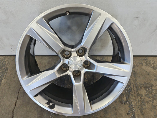 Used OEM 2016-2018 CAMARO REAR 20X9 5 SILVER 5 SPOKE WHEEL, actual item photo 1