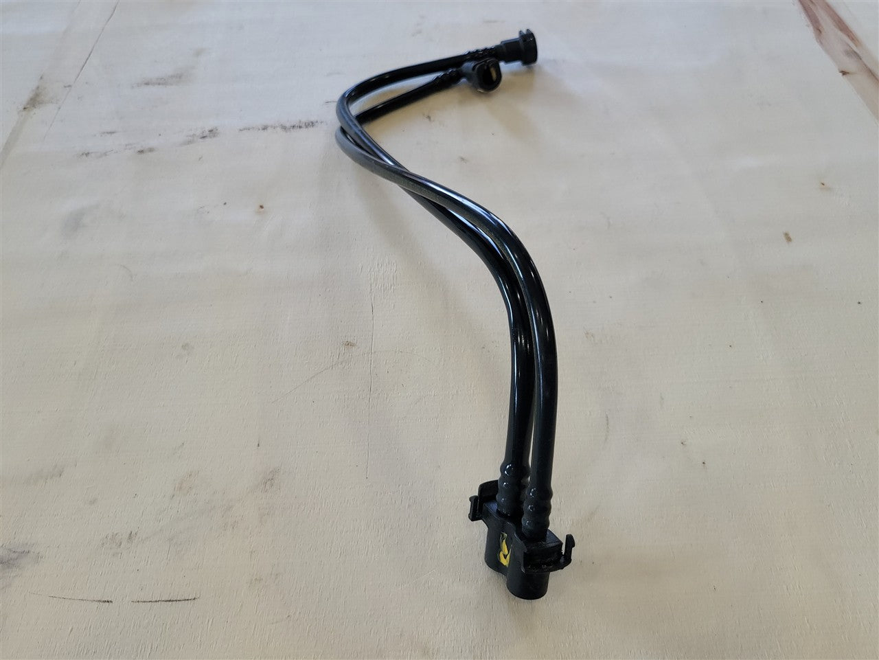 Used OEM 2003-2013 CORVETTE C5 RH PASSENGER FUEL FEED & RETURN, actual item photo 2