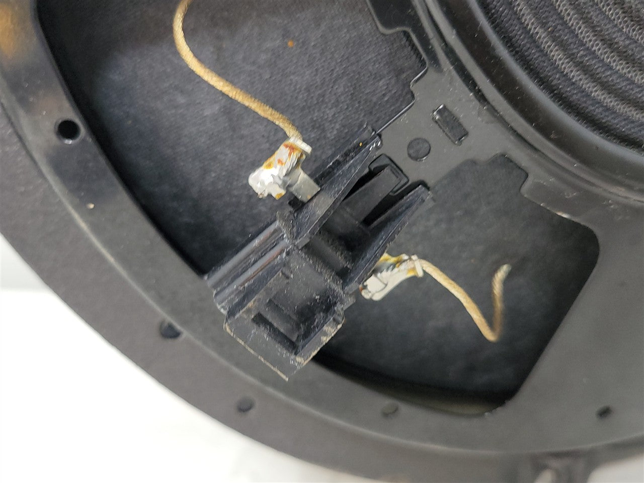 Used OEM 2011 CORVETTE FRONT DOOR BOSE SPEAKER 25972197, actual item photo 8