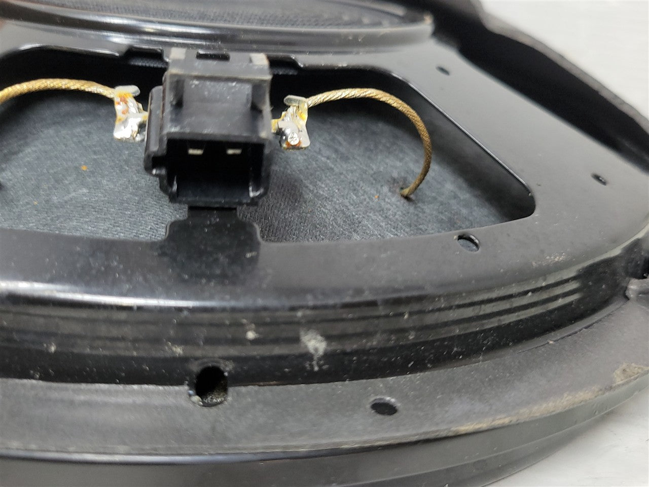 Used OEM 2011 CORVETTE FRONT DOOR BOSE SPEAKER 25972197, actual item photo 9