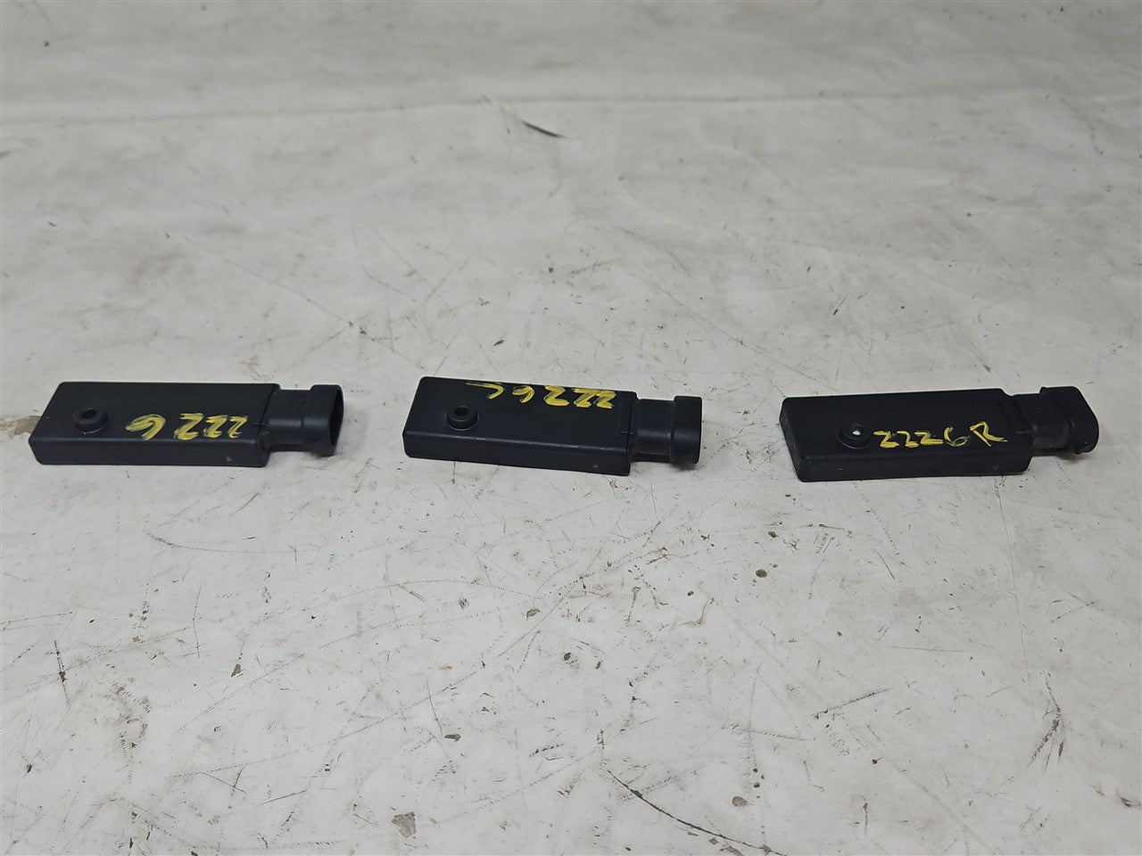 Used OEM 2005 CORVETTE XLR C6 SET OF 3 KEYLESS ENTRY ANTENNA MODULES, actual item photo 2