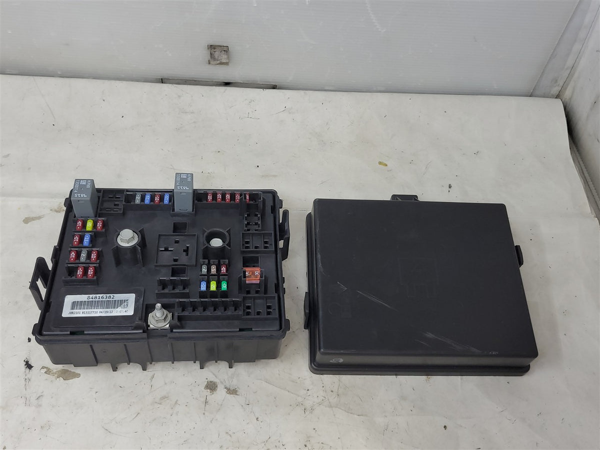 Used OEM 2021-2024 EXPRESS SAVANA INTERIOR CABIN FUSE BOX 84816382, actual item photo 1