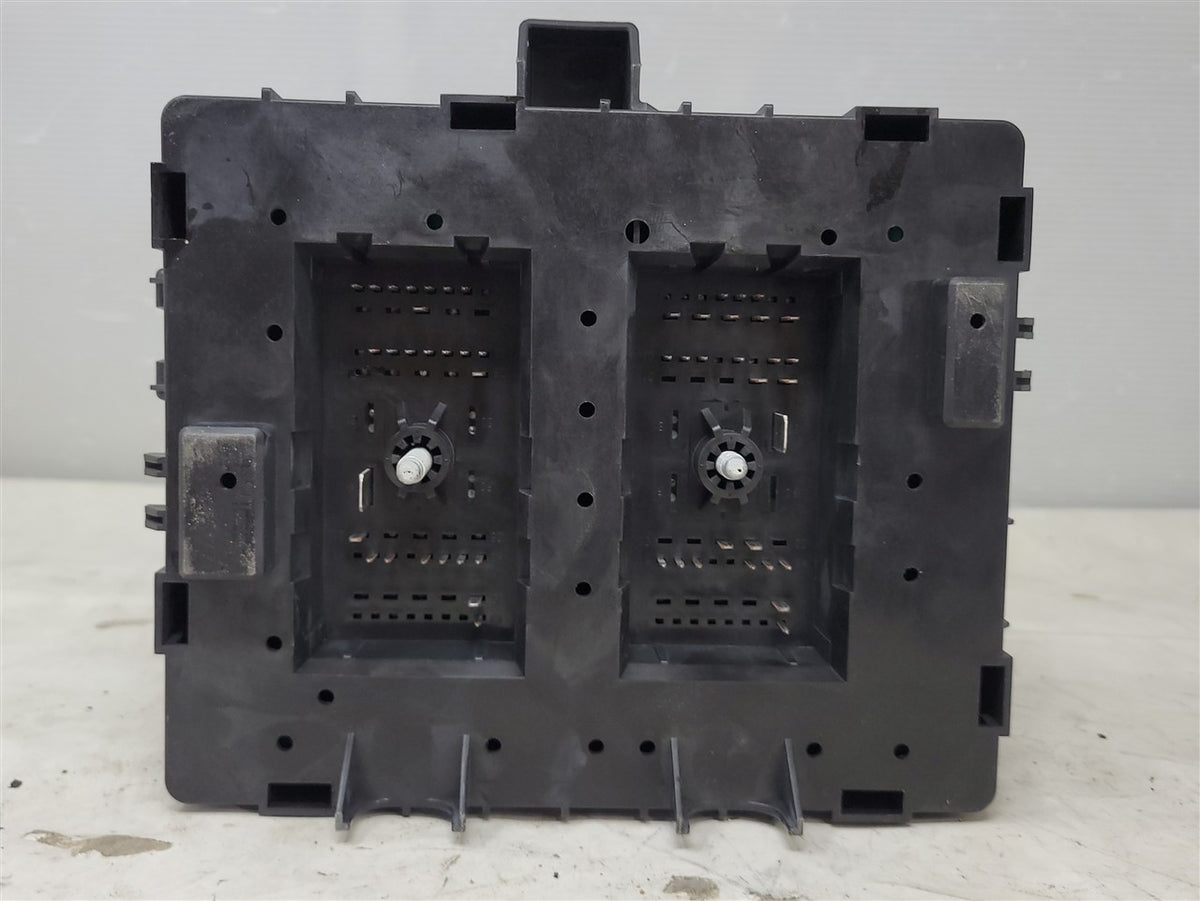 Used OEM 2021-2024 EXPRESS SAVANA INTERIOR CABIN FUSE BOX 84816382, actual item photo 9
