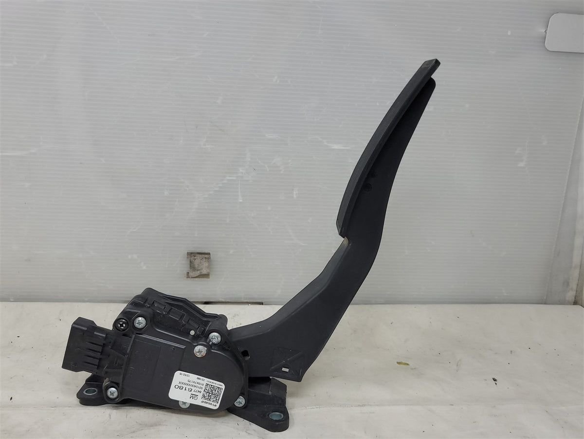 Used OEM 2020-2022 EXPRESS SAVANA GAS PEDAL THROTTLE POSITION SENSOR, actual item photo 1