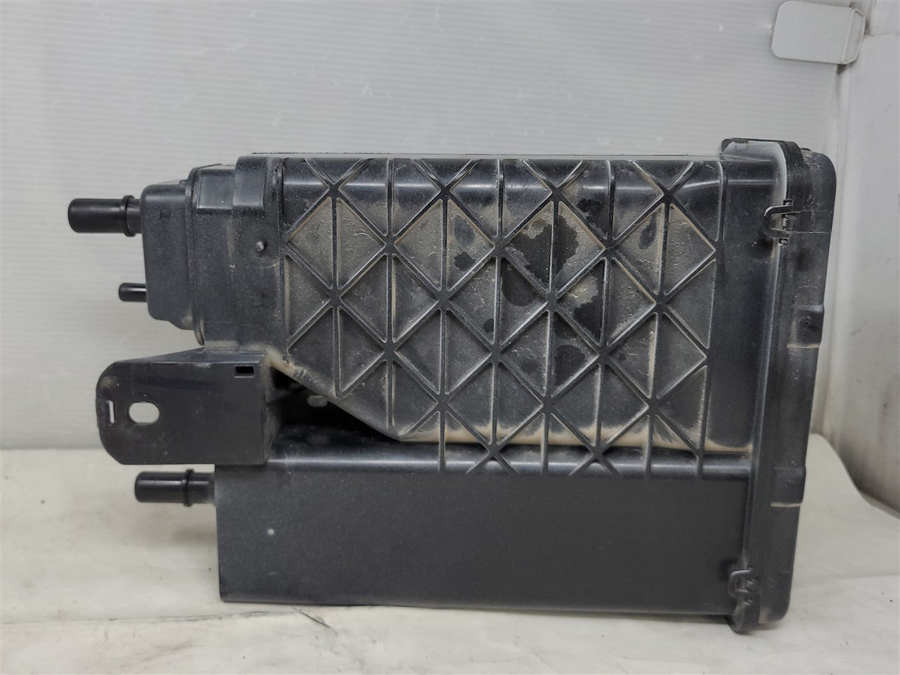 Used OEM 2021-2024 EXPRESS SAVANA EVAP FUEL VAPOR CHARCOAL CANISTER, actual item photo 9