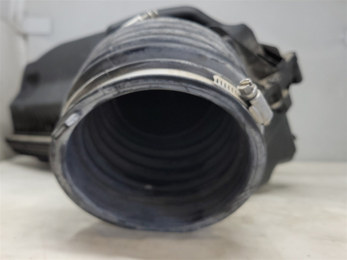 Used OEM 2018-2024 EXPRESS 2500/3500 SAVANA 2500/3500 VAN AIR CLEANER, actual item photo 6