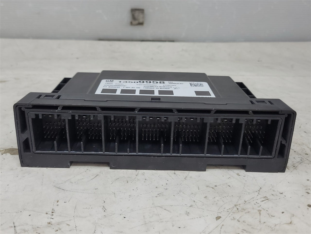 Used OEM 2016-2019 CAMARO CT6 ENVISION MALIBU VOLT BODY CONTROL, actual item photo 2