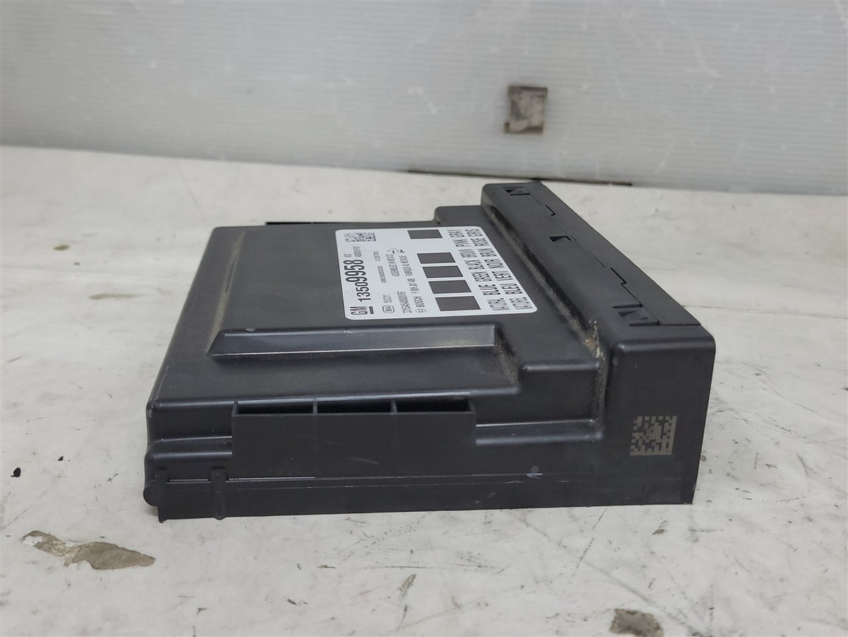 Used OEM 2016-2019 CAMARO CT6 ENVISION MALIBU VOLT BODY CONTROL, actual item photo 5